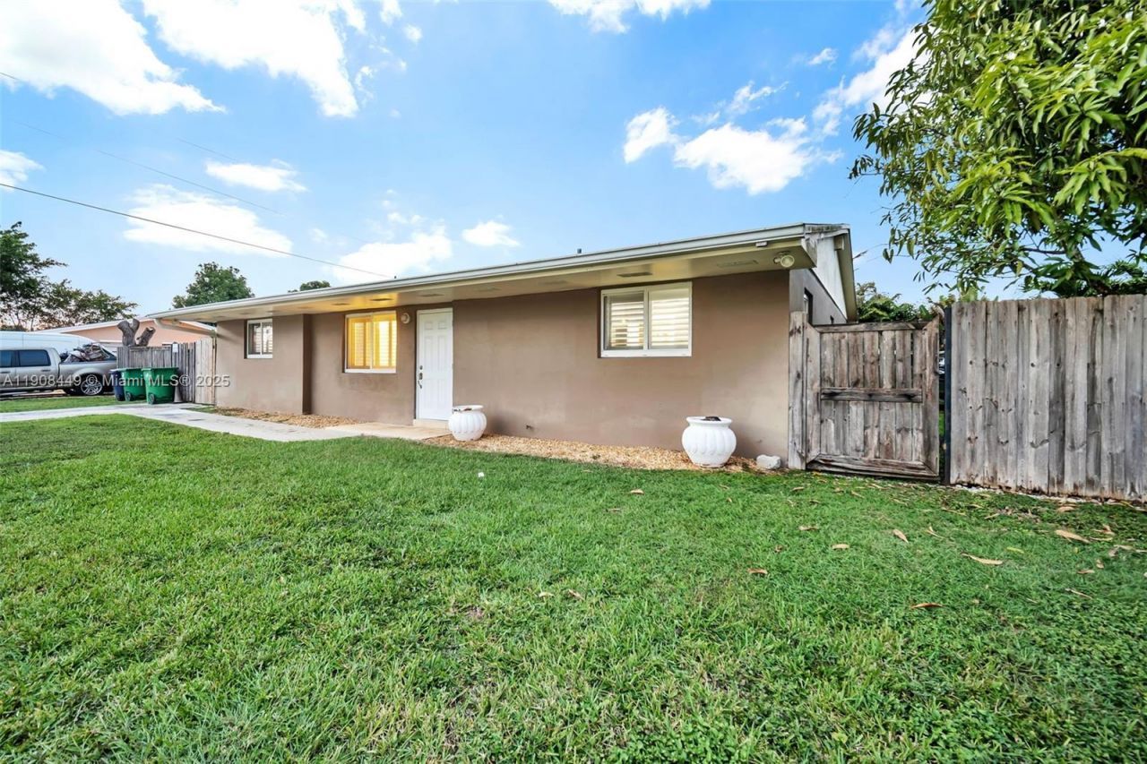 16901 SW 298th St, Homestead, FL 33030 Photo