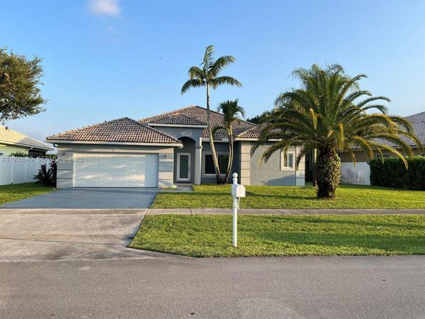 10664 Paso Fino Dr, Lake Worth, FL 33449