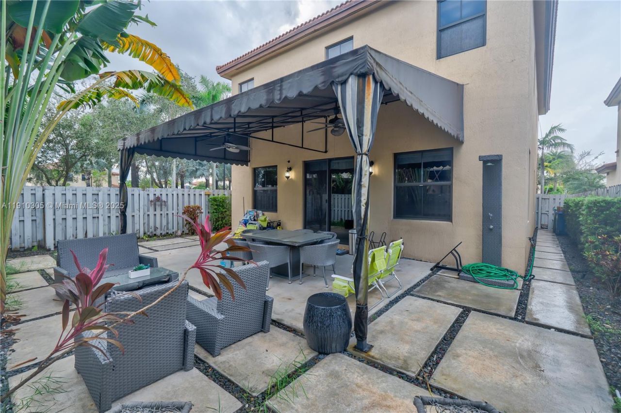 8825 NW 100th Pl, Unit 8825, Doral, FL 33178 Photo