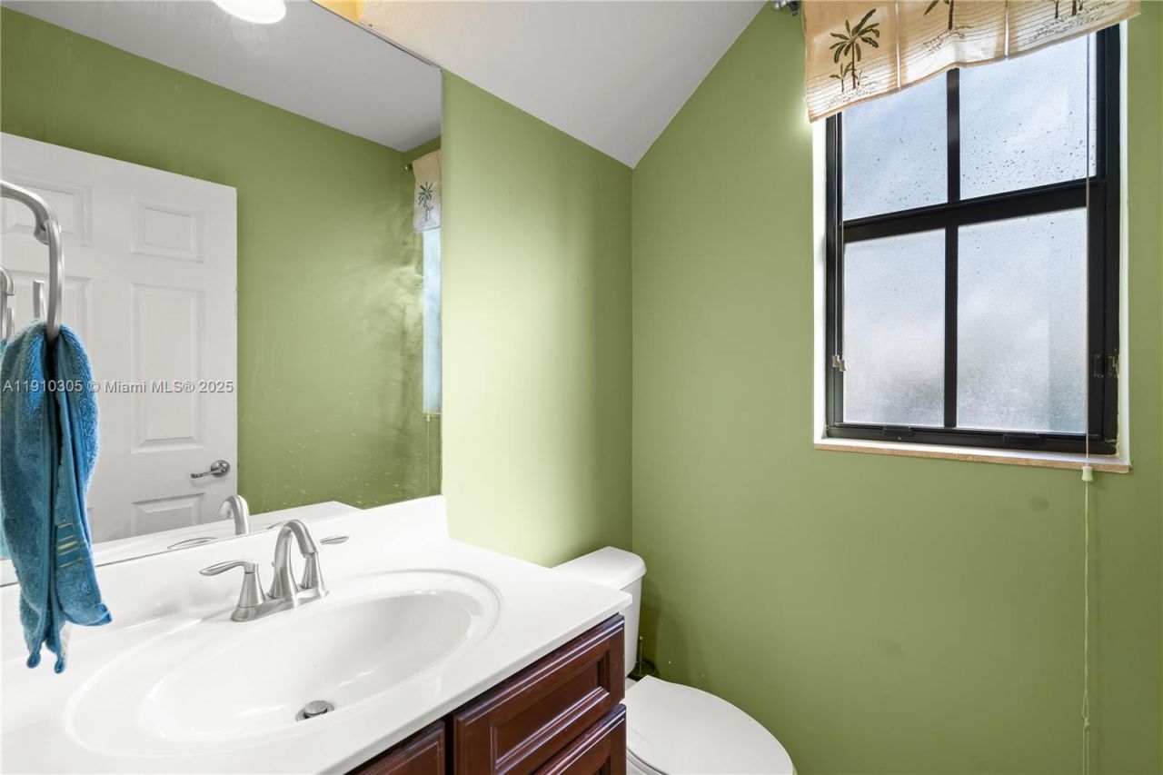 8825 NW 100th Pl, Unit 8825, Doral, FL 33178 Photo