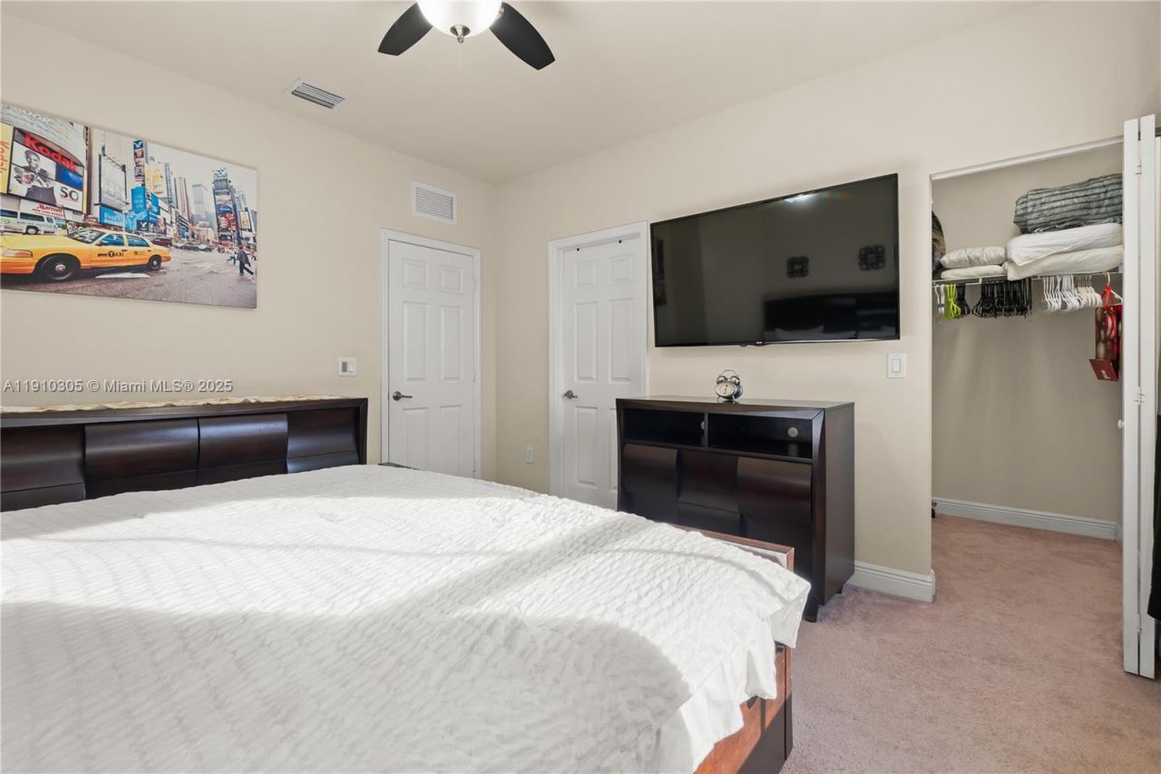 8825 NW 100th Pl, Unit 8825, Doral, FL 33178 Photo