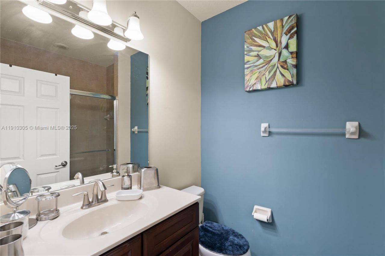 8825 NW 100th Pl, Unit 8825, Doral, FL 33178 Photo