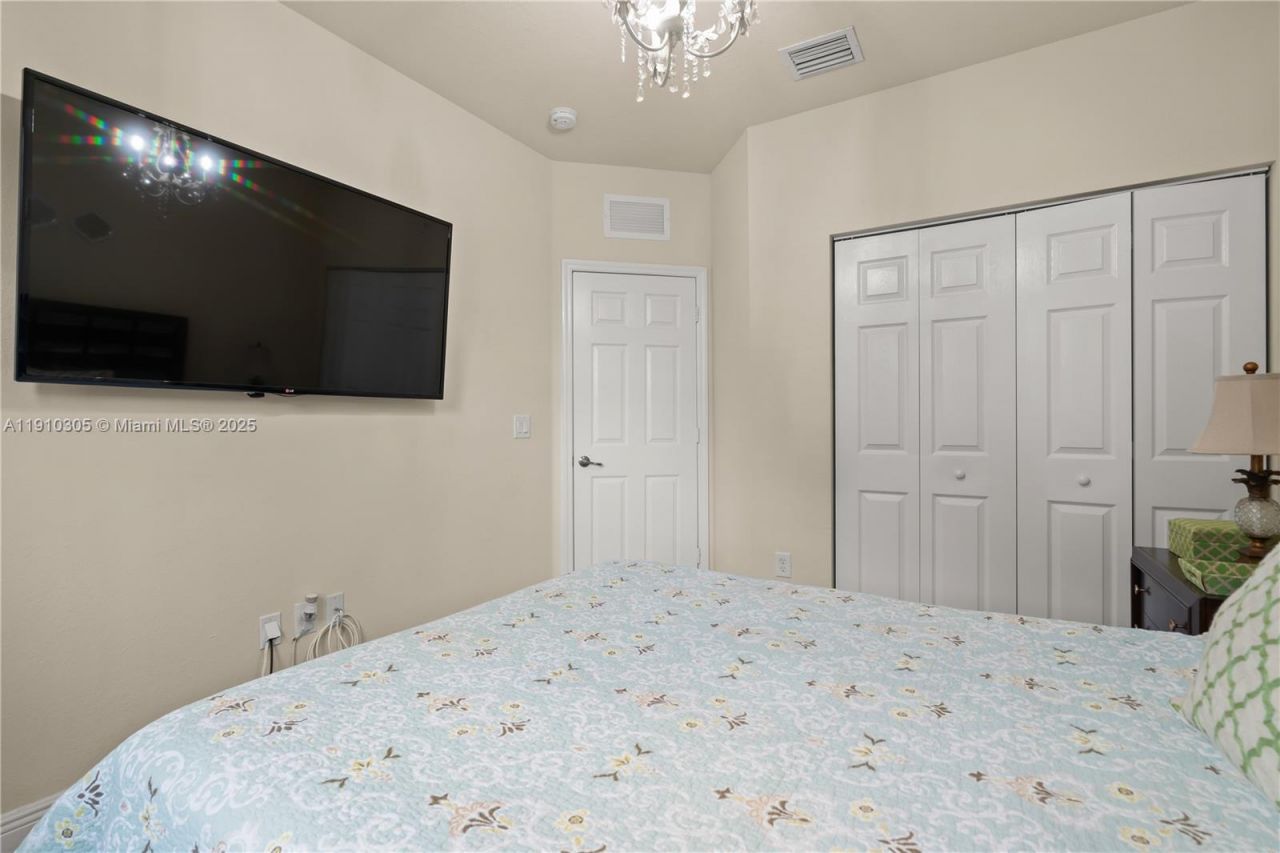 8825 NW 100th Pl, Unit 8825, Doral, FL 33178 Photo