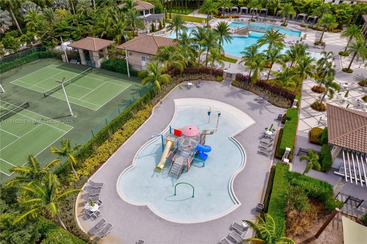 8825 NW 100th Pl, Unit 8825, Doral, FL 33178 Photo
