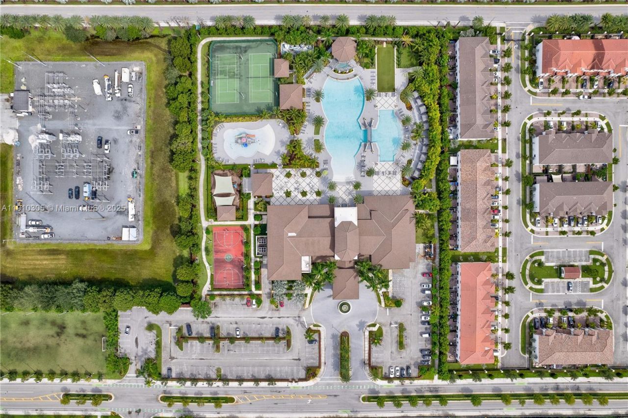 8825 NW 100th Pl, Unit 8825, Doral, FL 33178 Photo