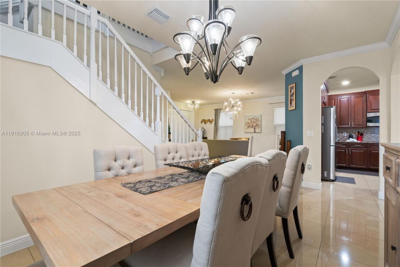 8825 NW 100th Pl, Unit 8825, Doral, FL 33178 Photo