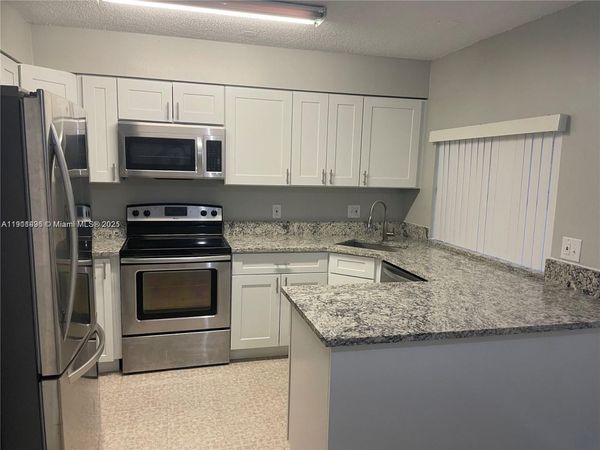 4513 Treehouse Ln, Unit 11C, Tamarac, FL 33319