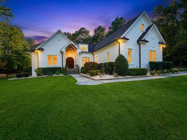 2604 Homestead Forest Drive, Zebulon, NC 27597