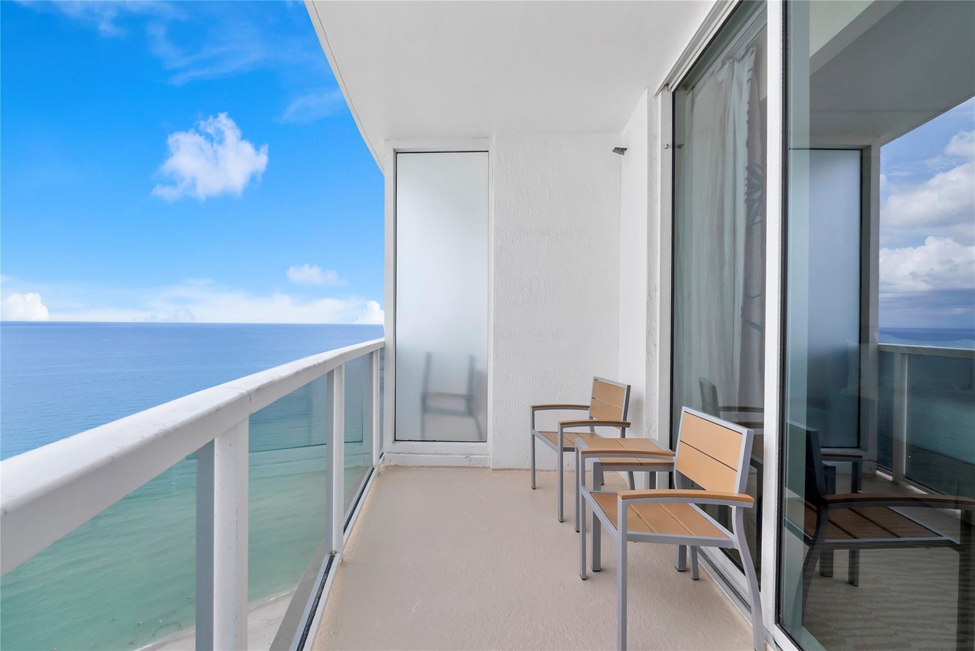 18001 Collins Avenue, Unit 2806, North Miami Beach, FL 33160 Photo