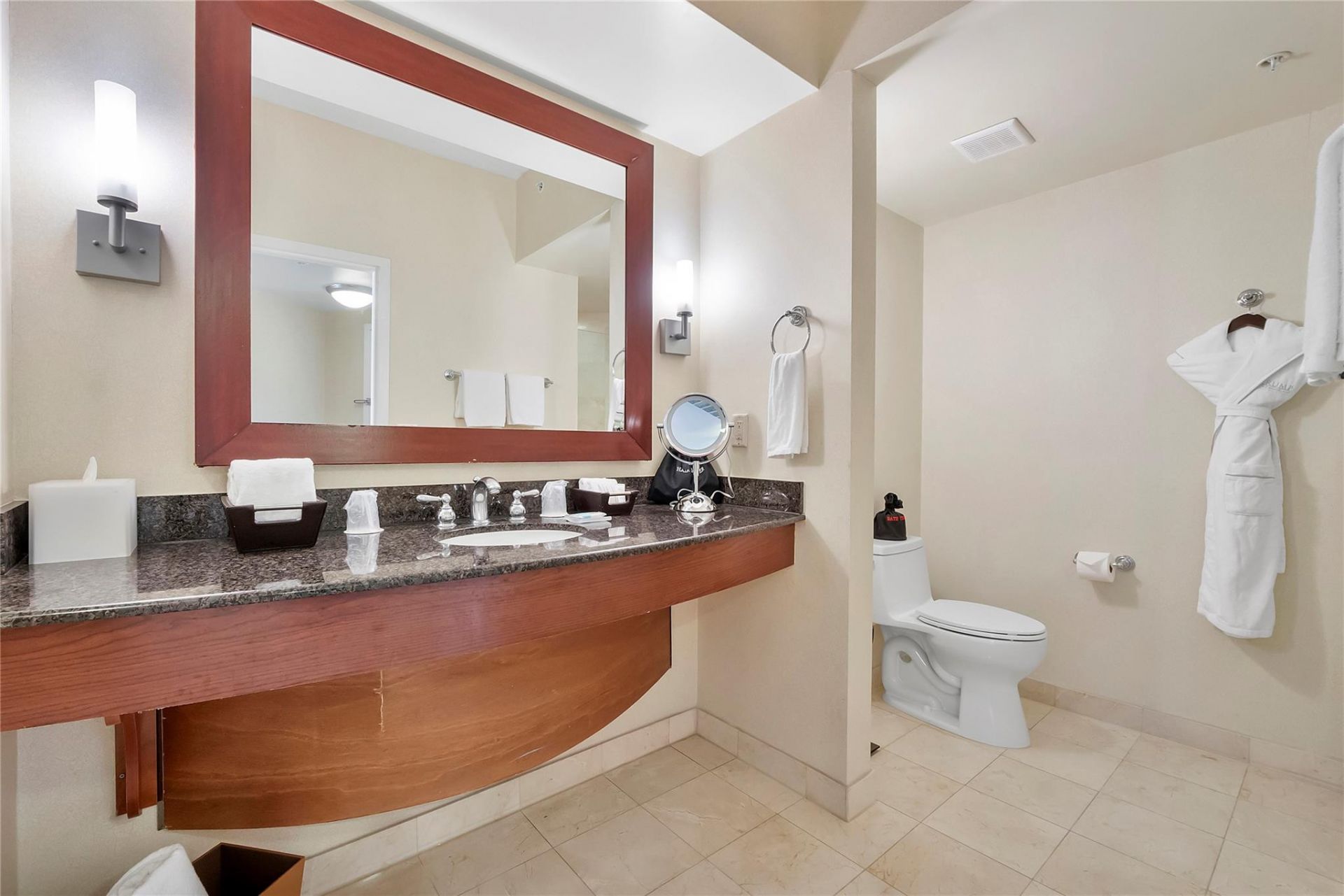 18001 Collins Avenue, Unit 2806, North Miami Beach, FL 33160 Photo