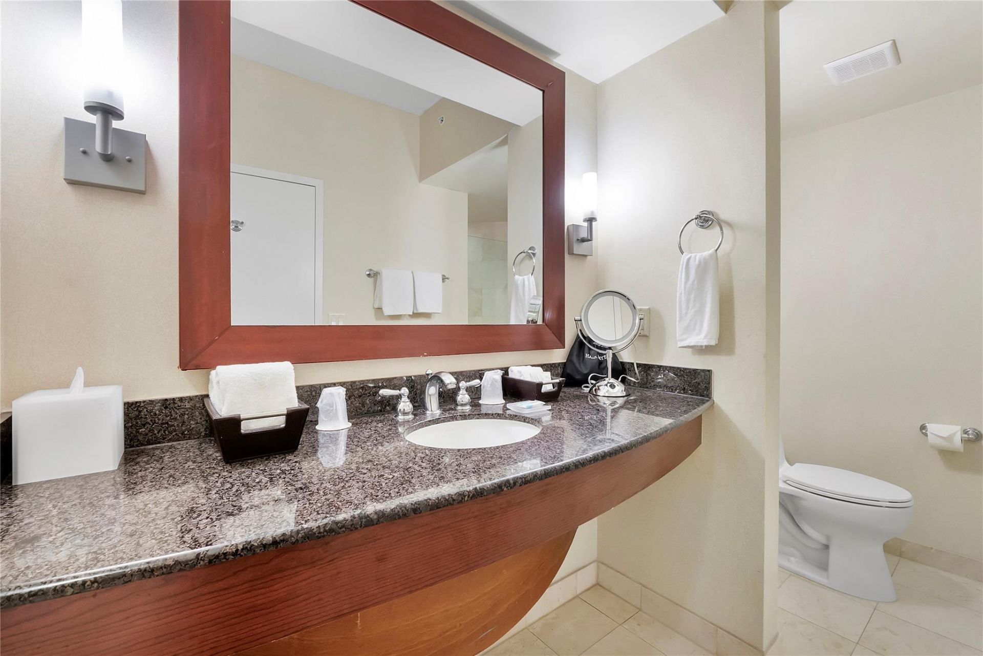 18001 Collins Avenue, Unit 2806, North Miami Beach, FL 33160 Photo