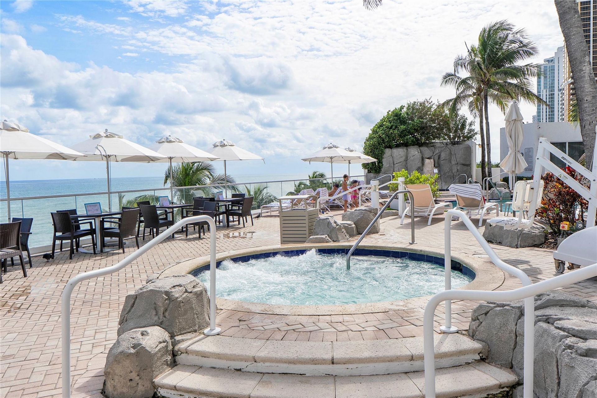 18001 Collins Avenue, Unit 2806, North Miami Beach, FL 33160 Photo