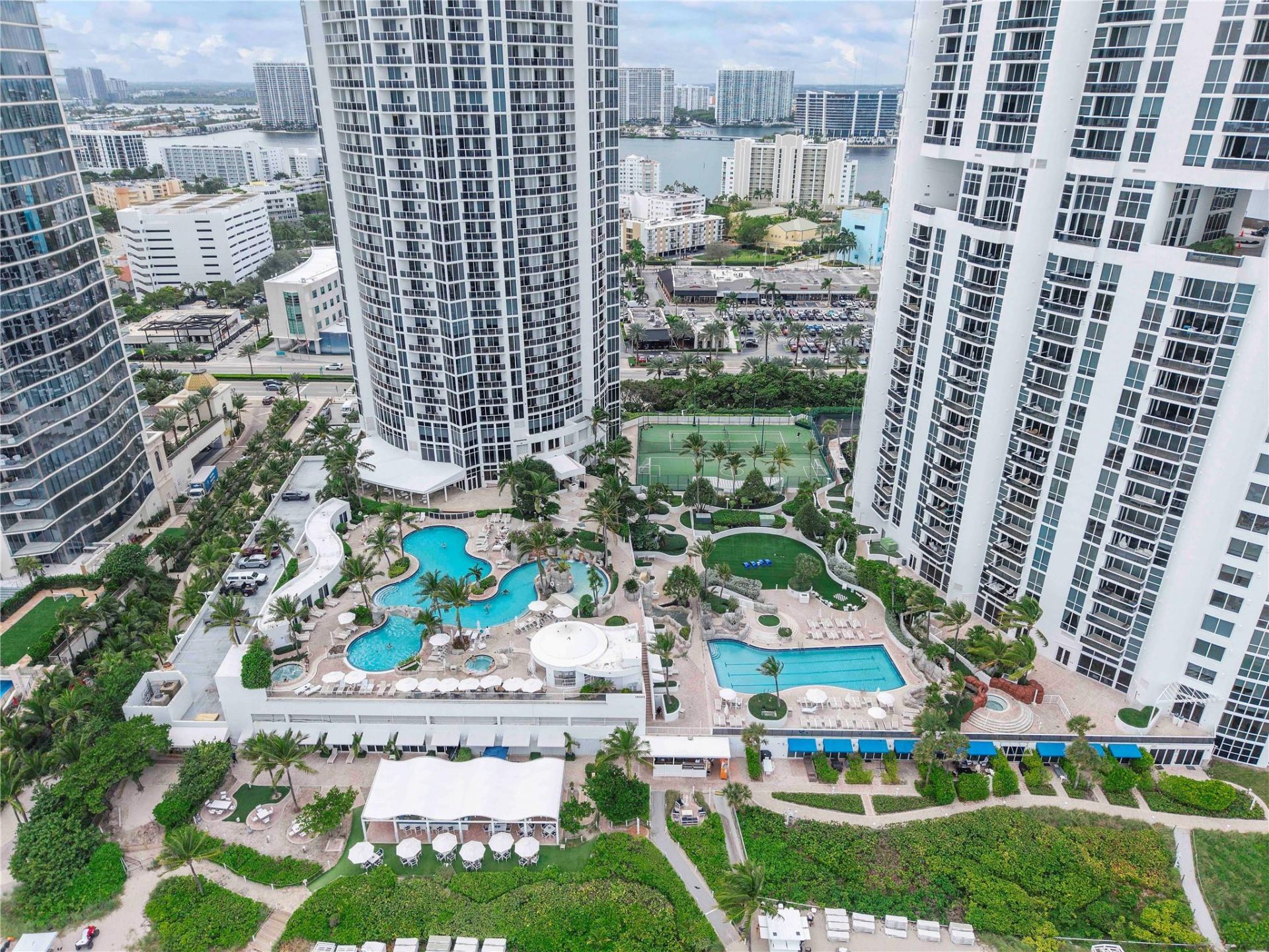 18001 Collins Avenue, Unit 2806, North Miami Beach, FL 33160 Photo