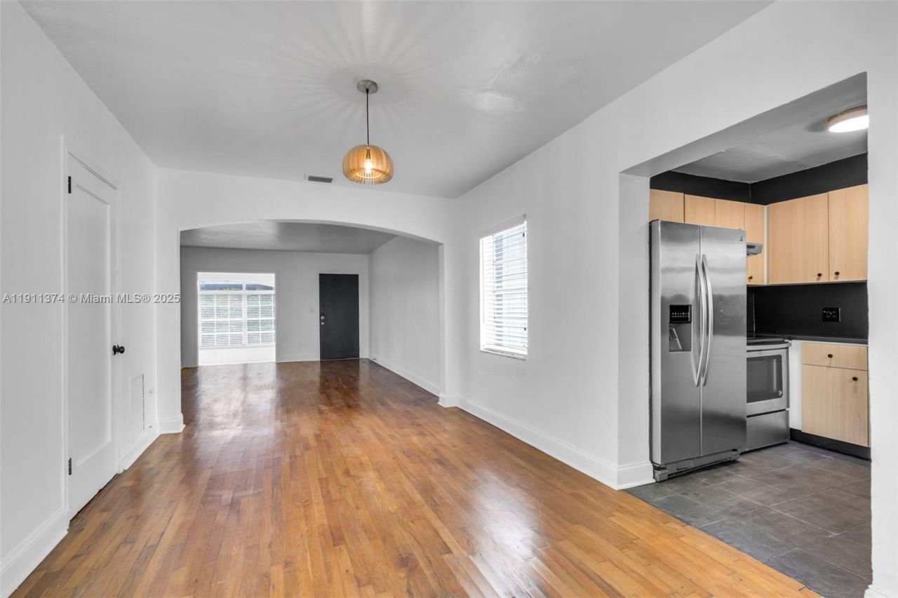 10 Century Ln, Miami Beach, FL 33139 Photo