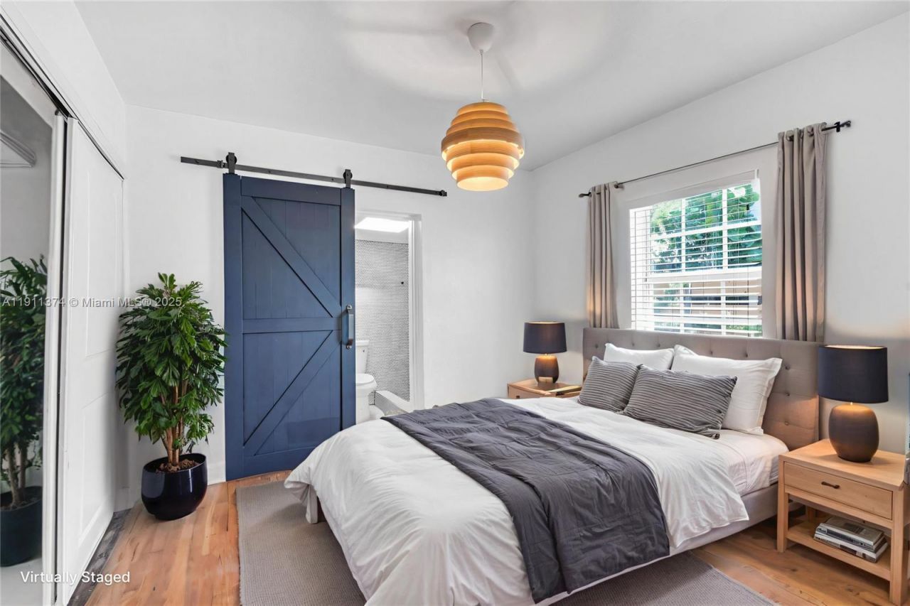 10 Century Ln, Miami Beach, FL 33139 Photo