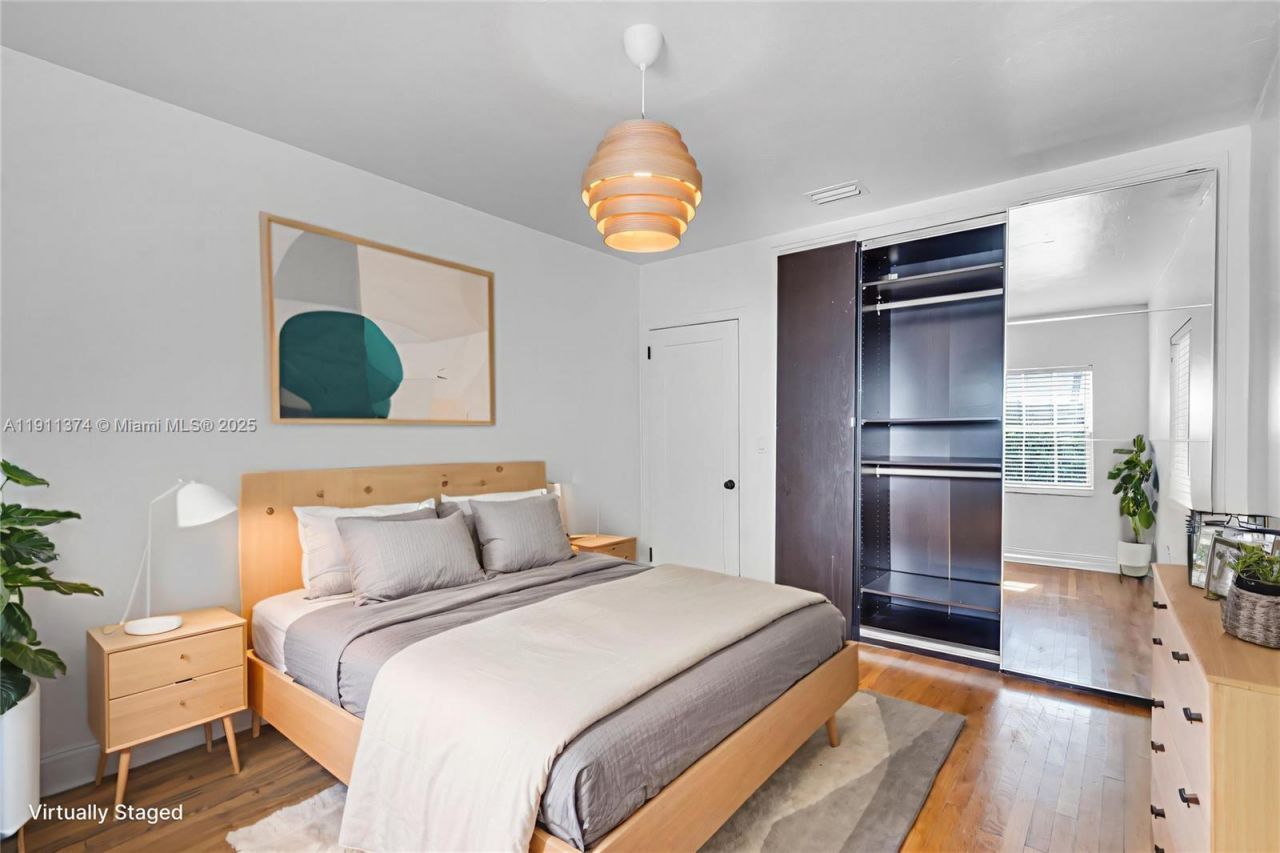 10 Century Ln, Miami Beach, FL 33139 Photo