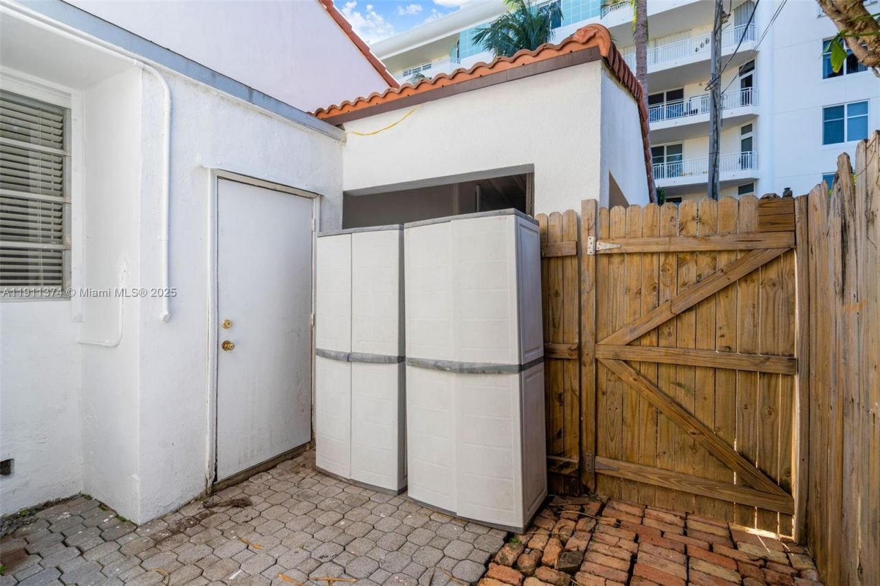 10 Century Ln, Miami Beach, FL 33139 Photo