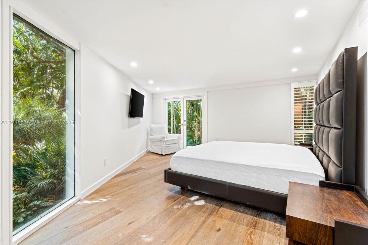 11015 Lakeside Dr, Coral Gables, FL 33156 Photo