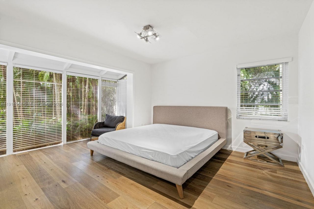 11015 Lakeside Dr, Coral Gables, FL 33156 Photo