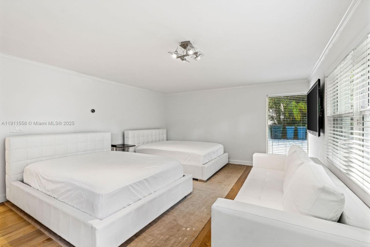 11015 Lakeside Dr, Coral Gables, FL 33156 Photo