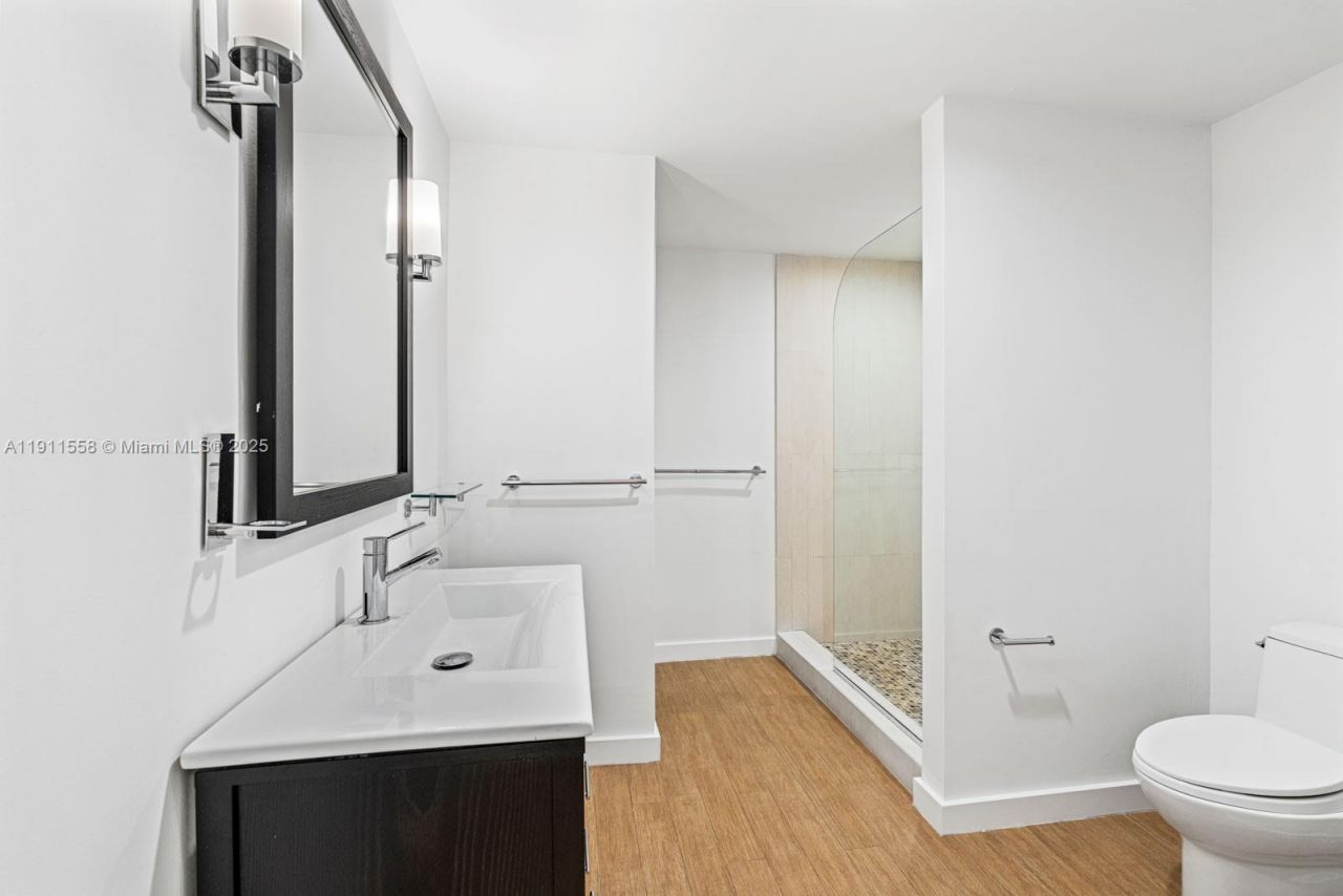 11015 Lakeside Dr, Coral Gables, FL 33156 Photo