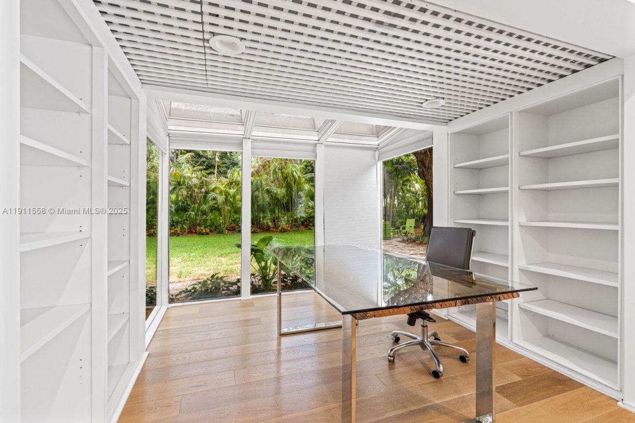 11015 Lakeside Dr, Coral Gables, FL 33156 Photo