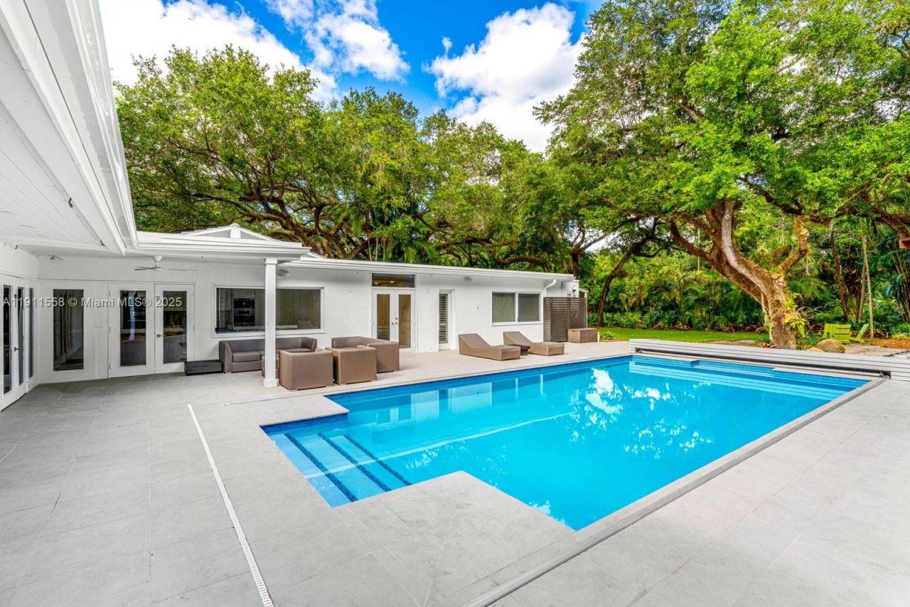 11015 Lakeside Dr, Coral Gables, FL 33156 Photo