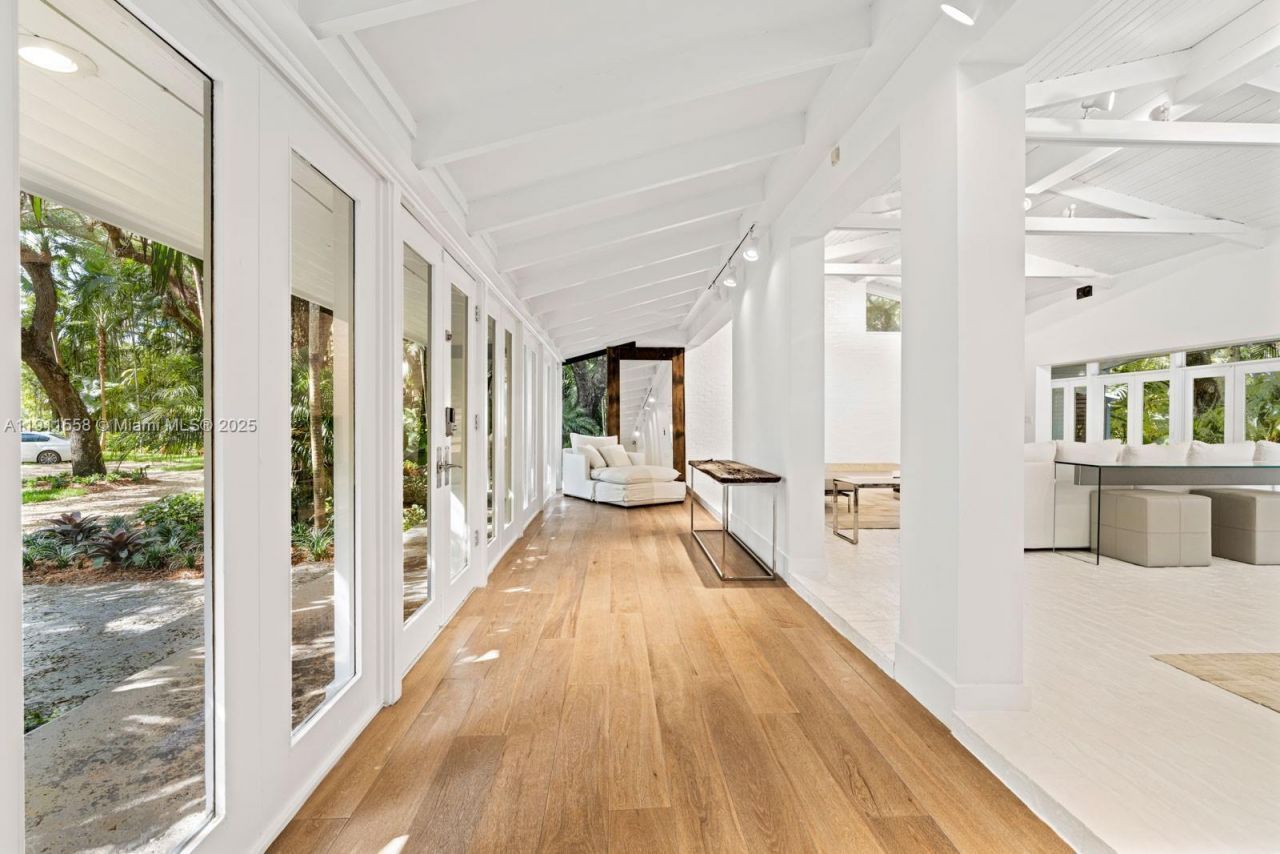 11015 Lakeside Dr, Coral Gables, FL 33156 Photo