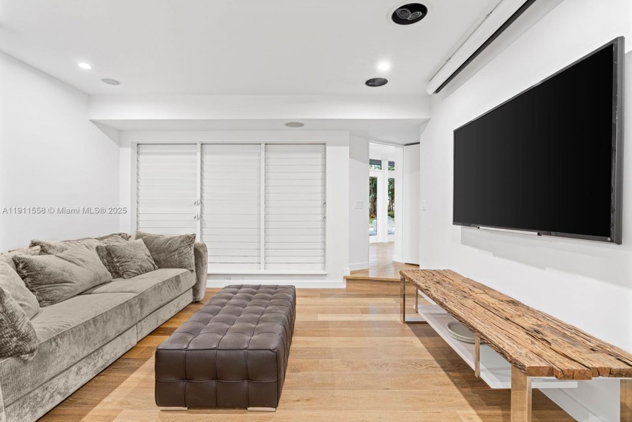 11015 Lakeside Dr, Coral Gables, FL 33156 Photo