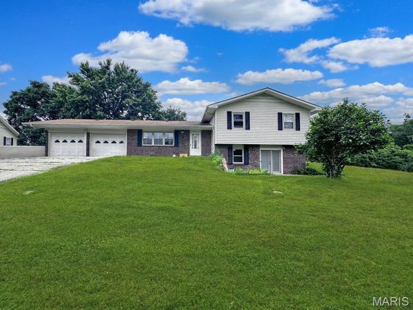 1909 Long Drive, Waynesville, MO 65583