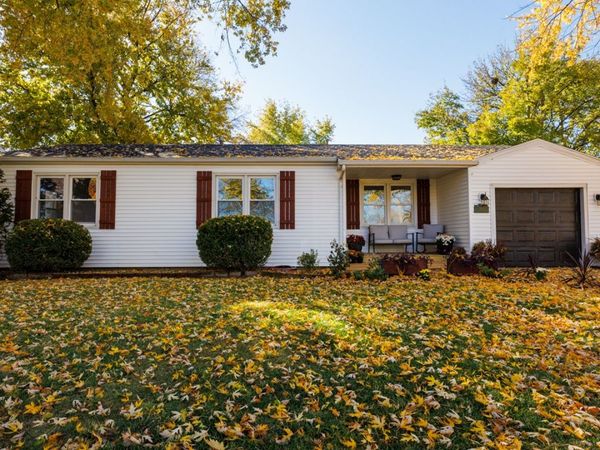 1811 E Lincoln Street, Bloomington, IL 61701