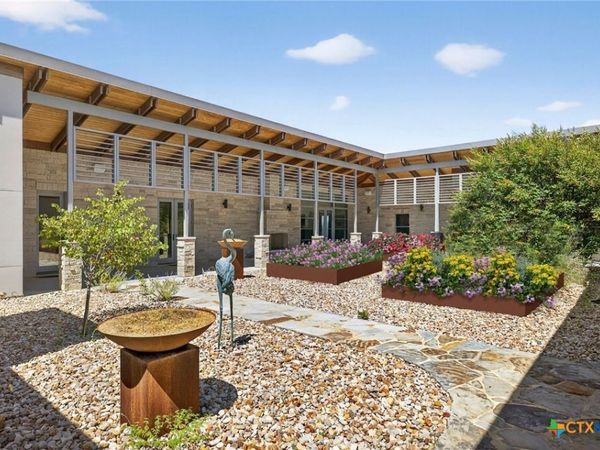 353 Agarita Way, Johnson City, TX 78636
