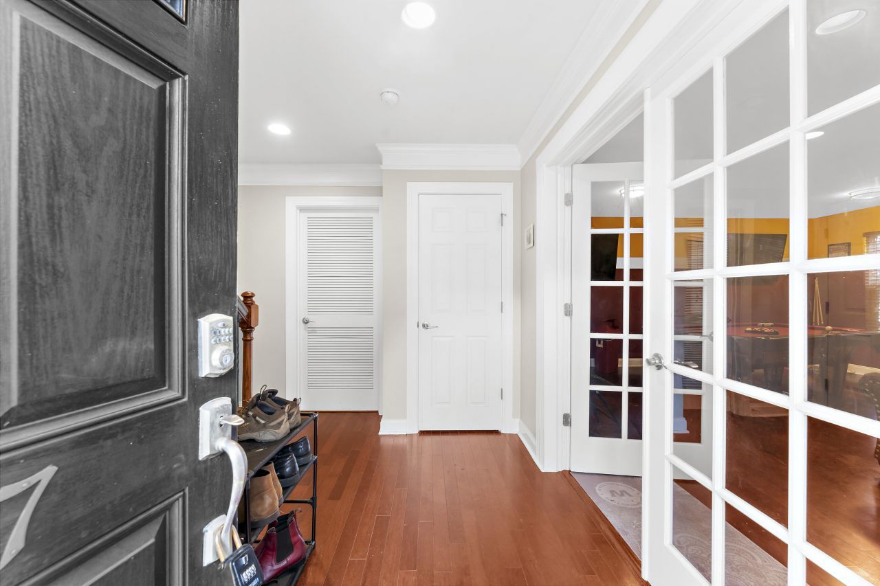 9307 Sweetbay Court Photo 4