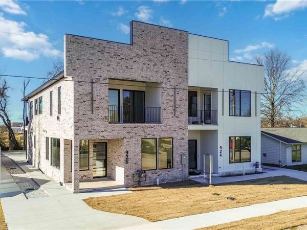 926 SE G Street, Bentonville, AR 72712