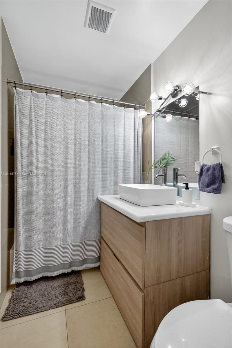 765 NW 46th St, Miami, FL 33127 Photo