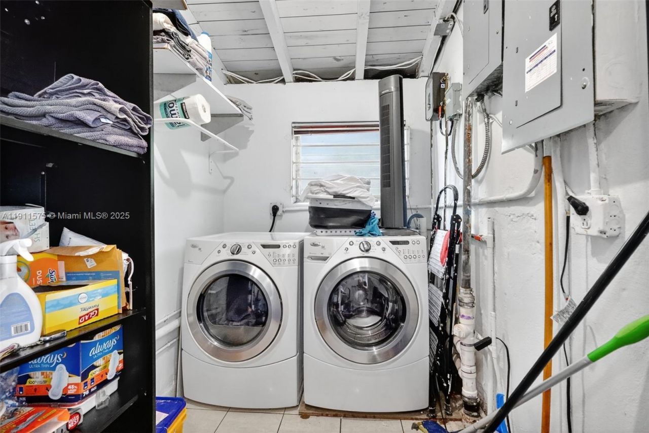 765 NW 46th St, Miami, FL 33127 Photo