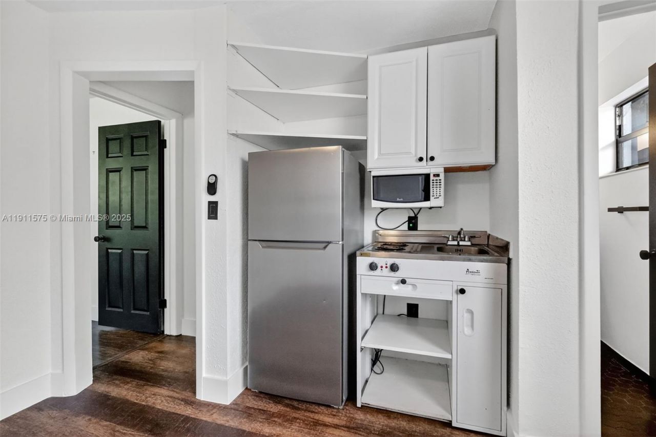 765 NW 46th St, Miami, FL 33127 Photo