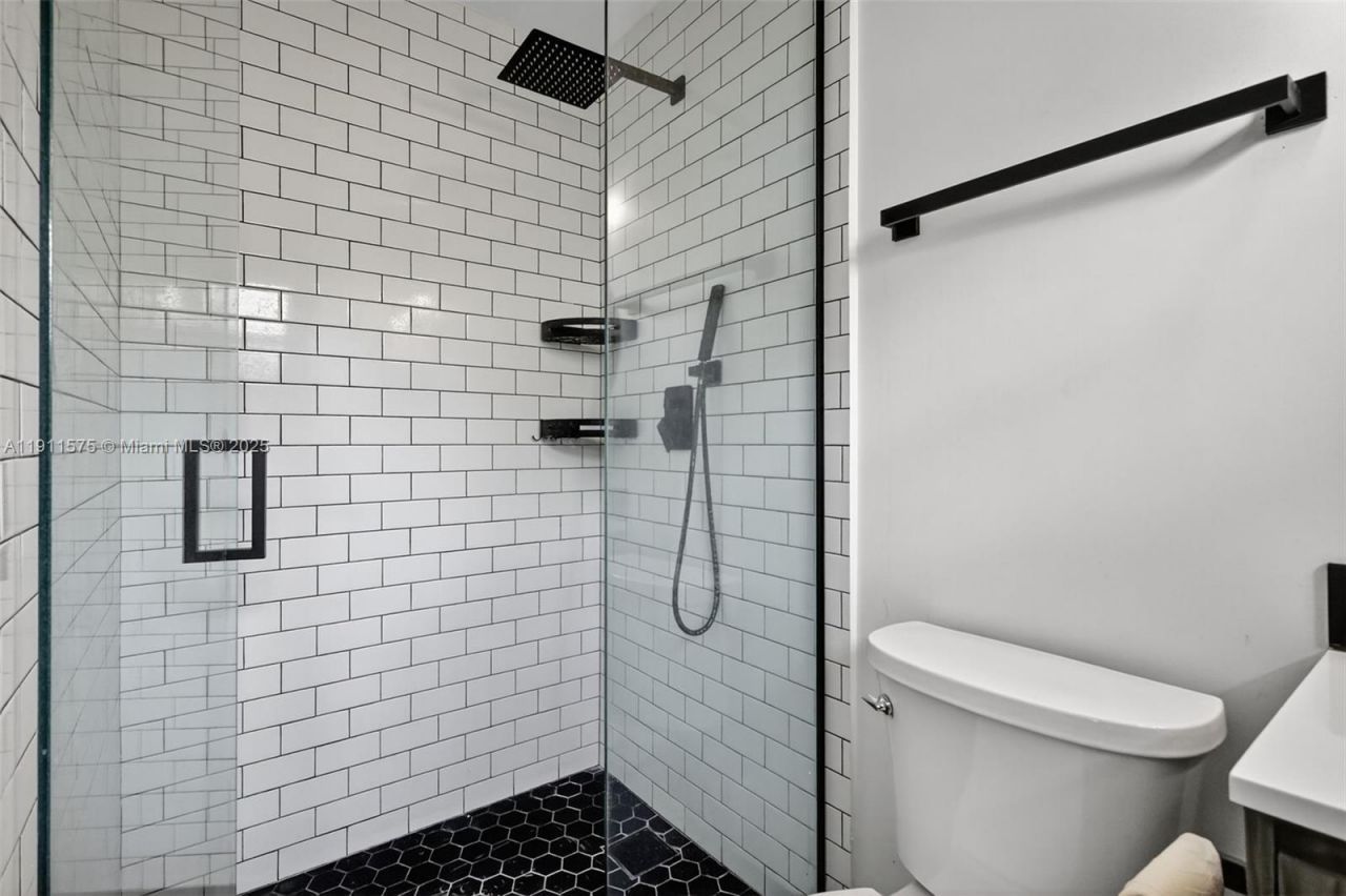 765 NW 46th St, Miami, FL 33127 Photo