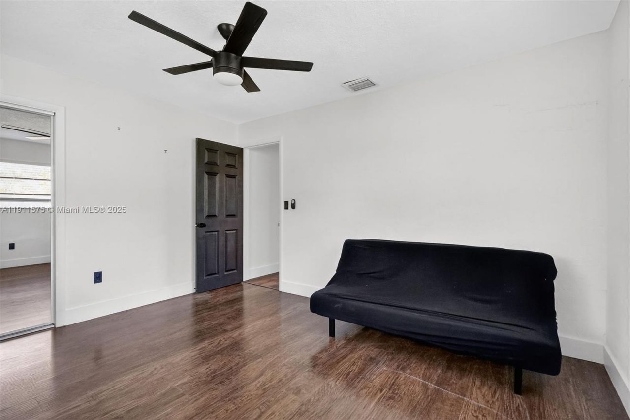 765 NW 46th St, Miami, FL 33127 Photo