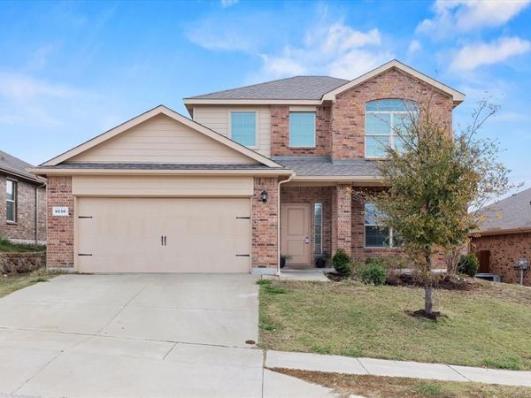 9236 Castorian Drive, Fort Worth, TX 76131
