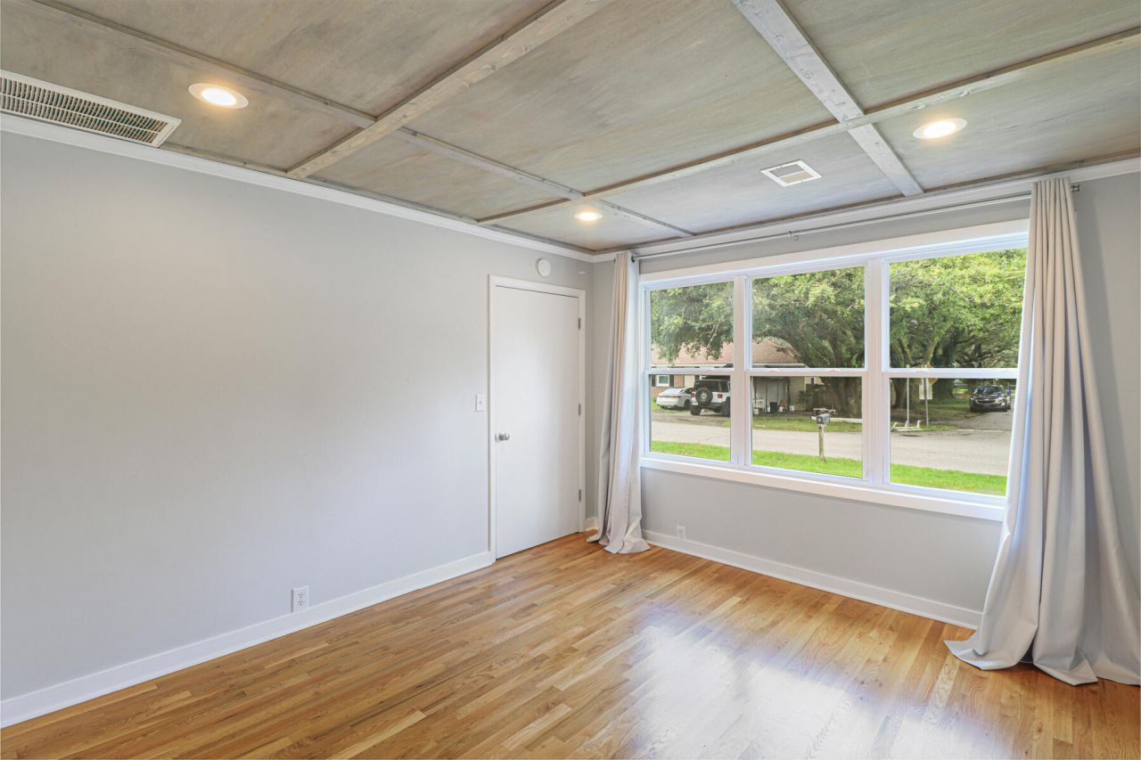 574 Dobbin Road Photo 13