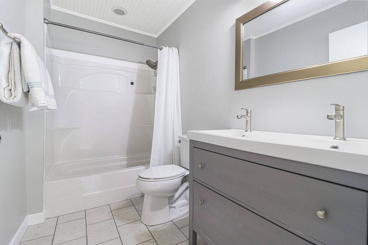 574 Dobbin Road Photo 15