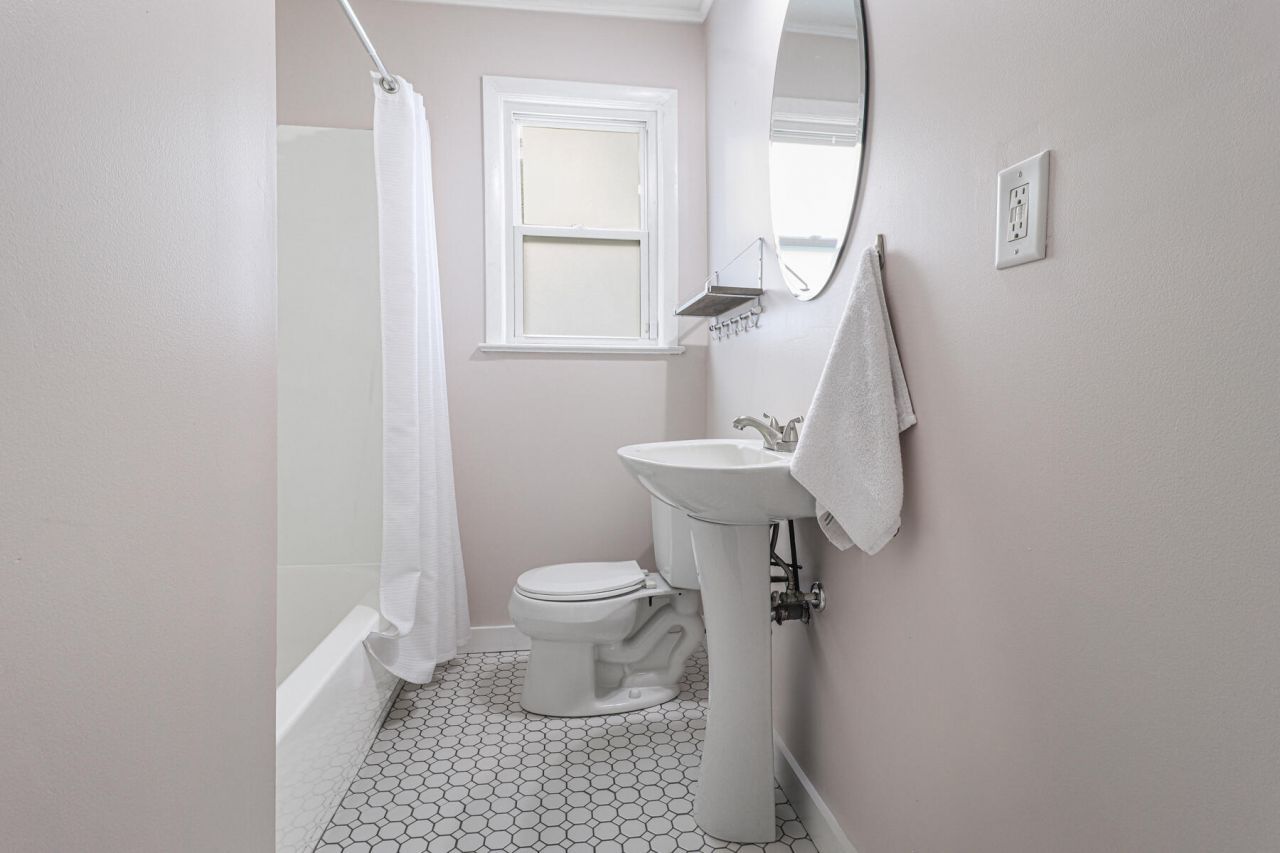 574 Dobbin Road Photo 22