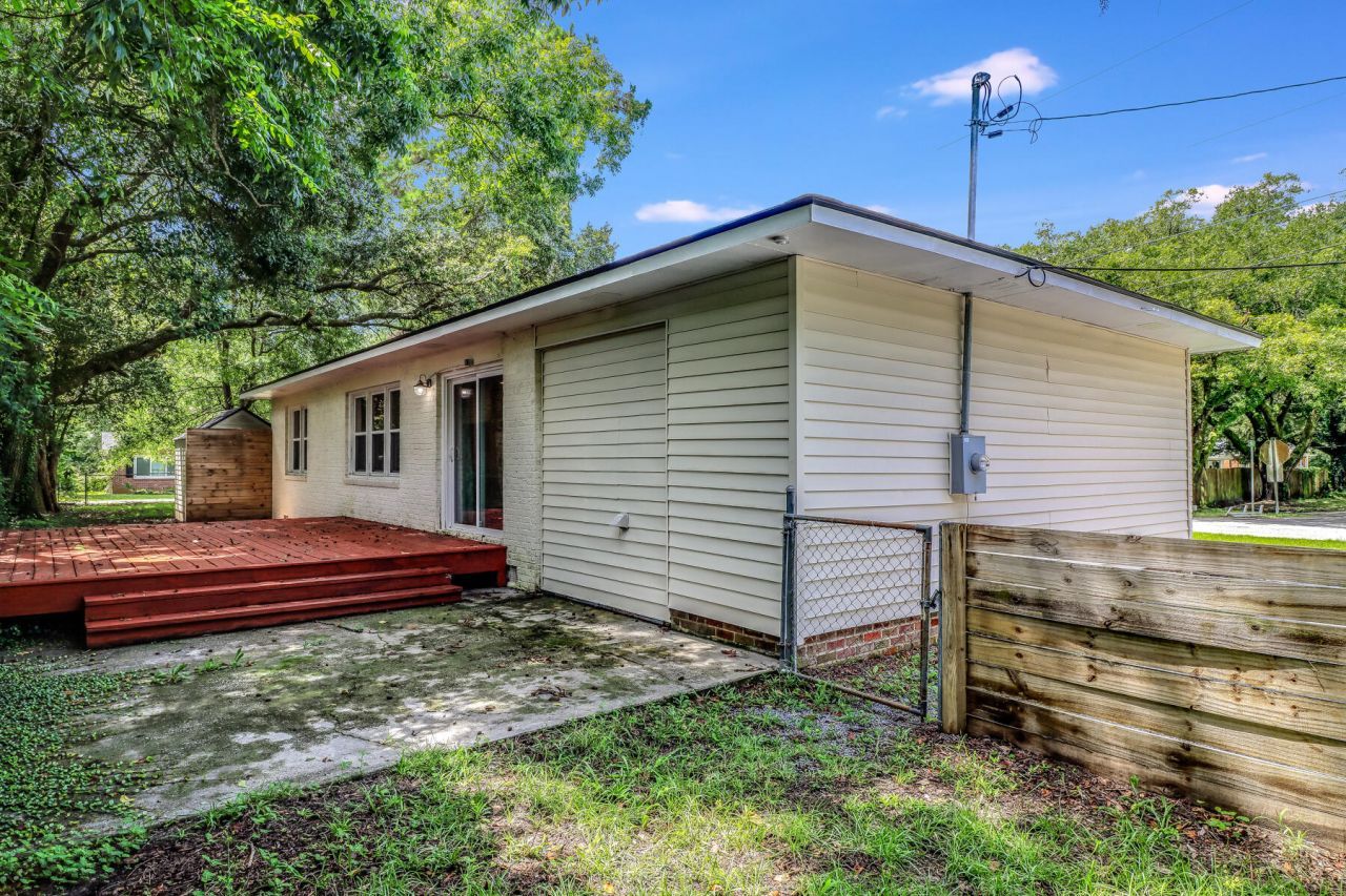 574 Dobbin Road Photo 25