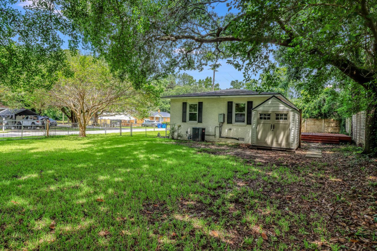 574 Dobbin Road Photo 27