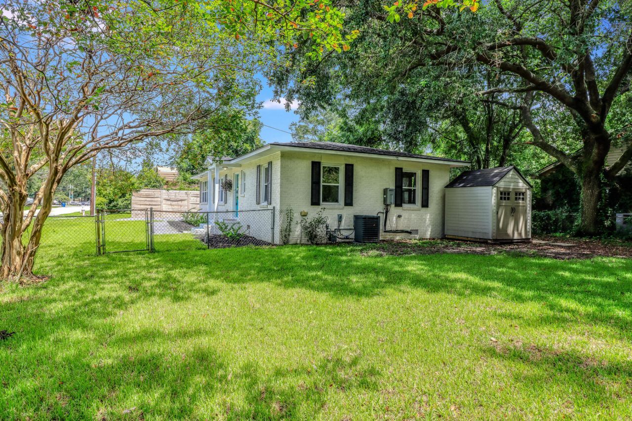 574 Dobbin Road Photo 28