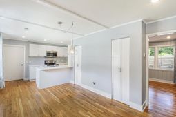 574 Dobbin Road photo 4