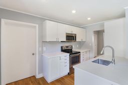 574 Dobbin Road photo 4