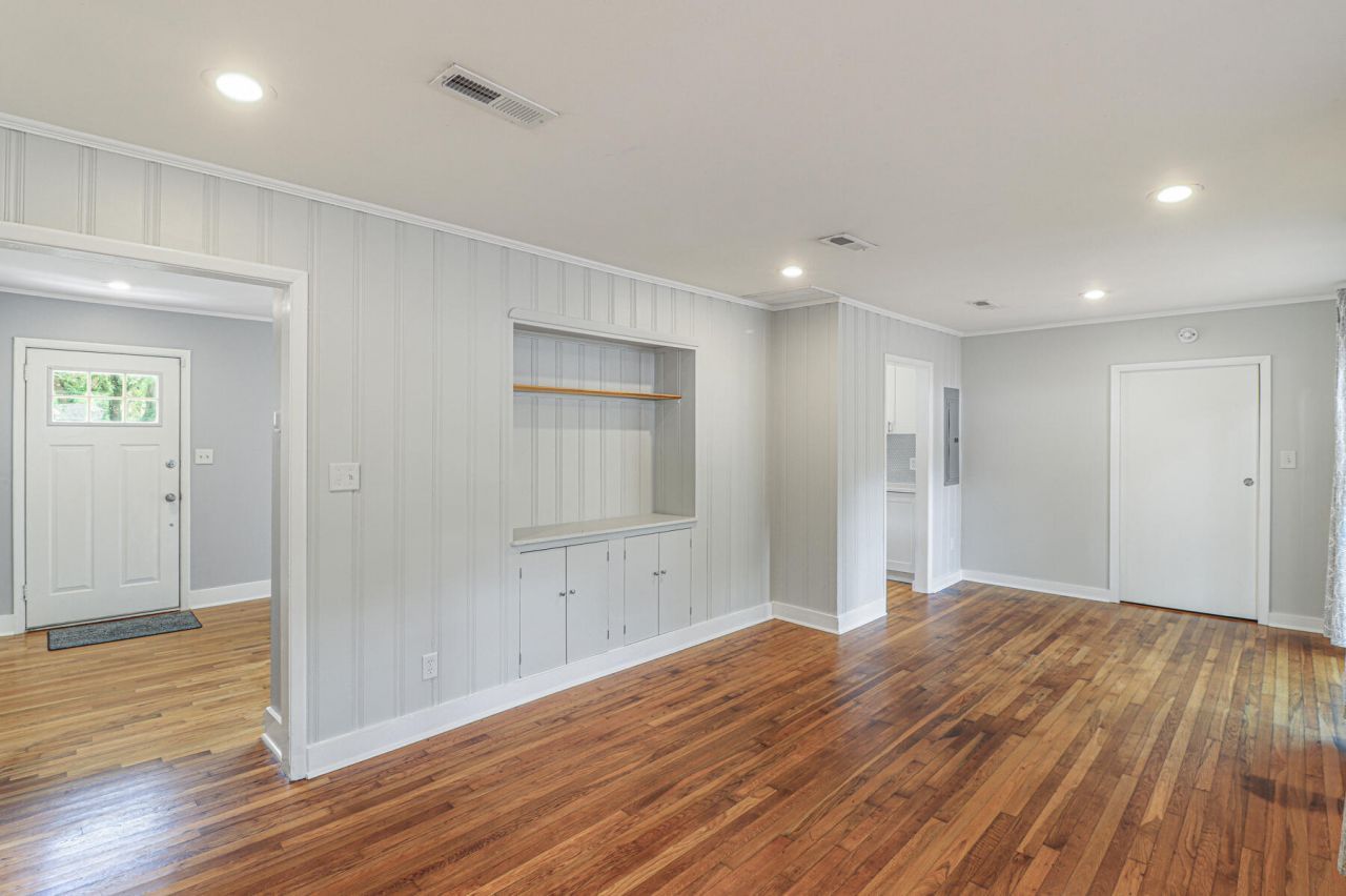 574 Dobbin Road Photo 9