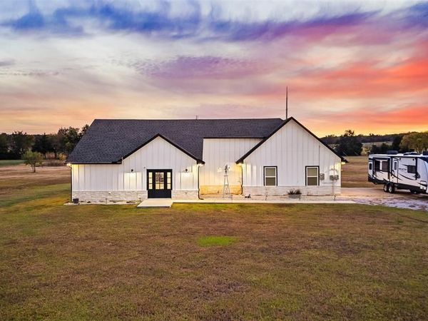 460 County Road 2184, Gainesville, TX 76240